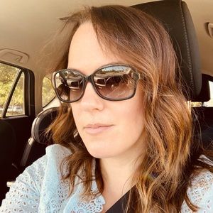 Meet your Posher, Hillary